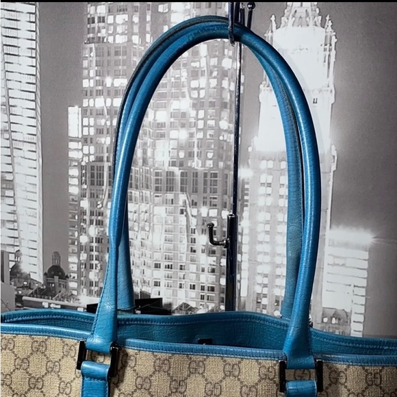 SOLDAuthentic Gucci GG Shoulder Bag - Picture 11 of 17